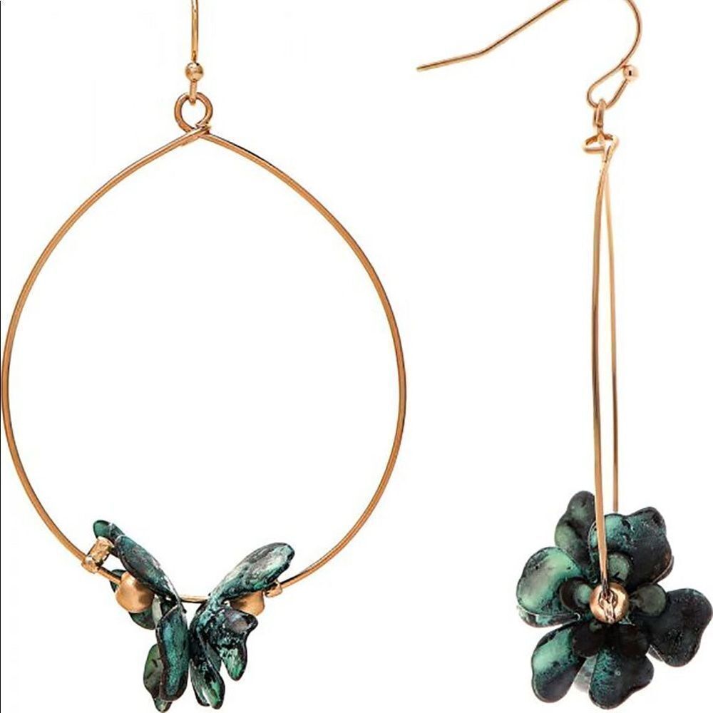 ✨ Rain : Gold Patina Big Hoop Flower Charm Earring ✨